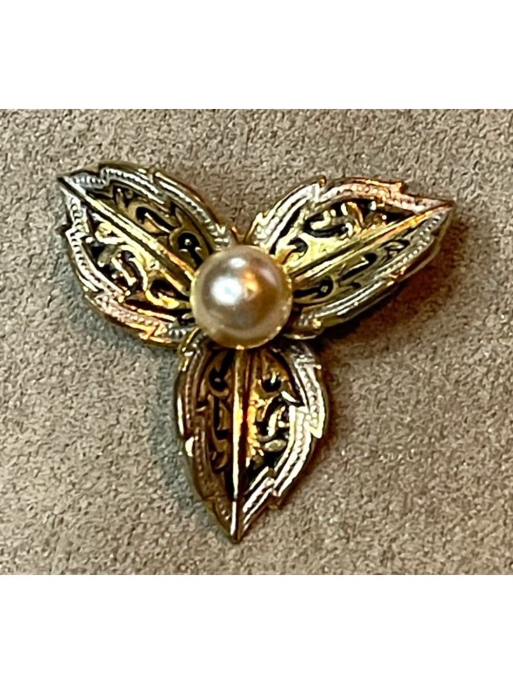 Vintage 60s Damascene Flower Leaf Brooch Faux Pearl Gold Tone Toledo Spain Pin